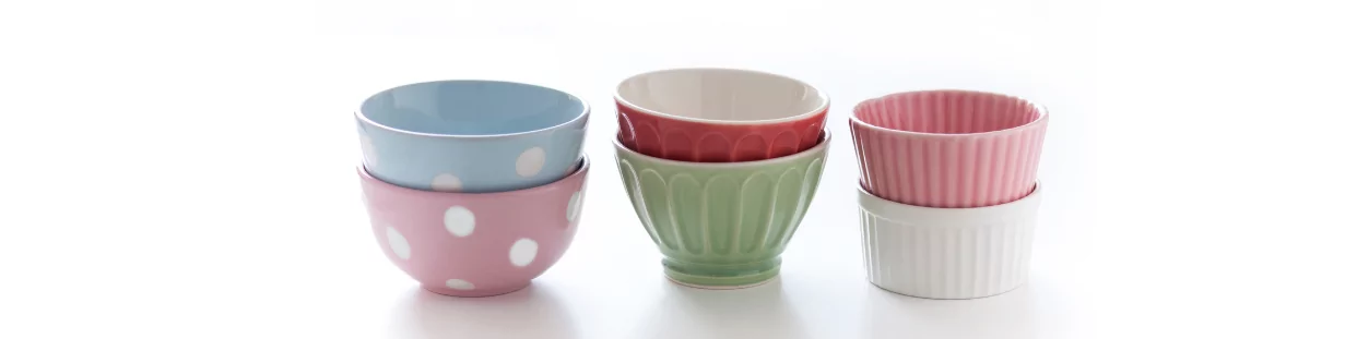 Assiettes, bols, gobelets asiatiques exotiques